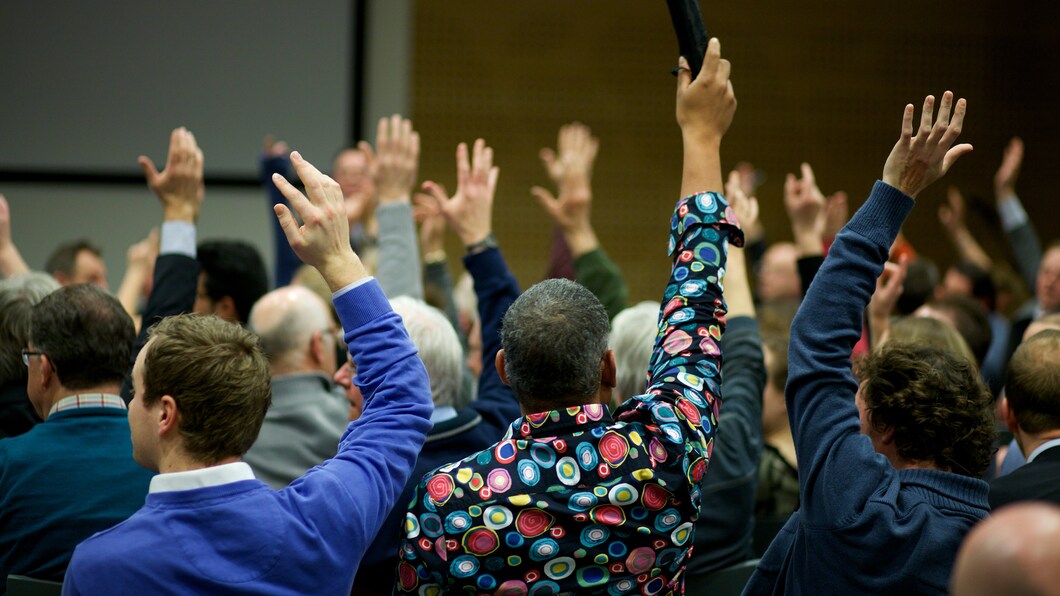 participatie handen omhoog
